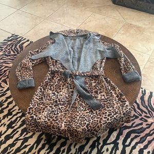 John Fashion leopard 🐆 tie front trench coat 🧥!